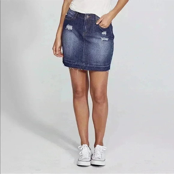 🆕Adam Levine Jean Mini Skirt 5/6🆕 - Picture 1 of 7